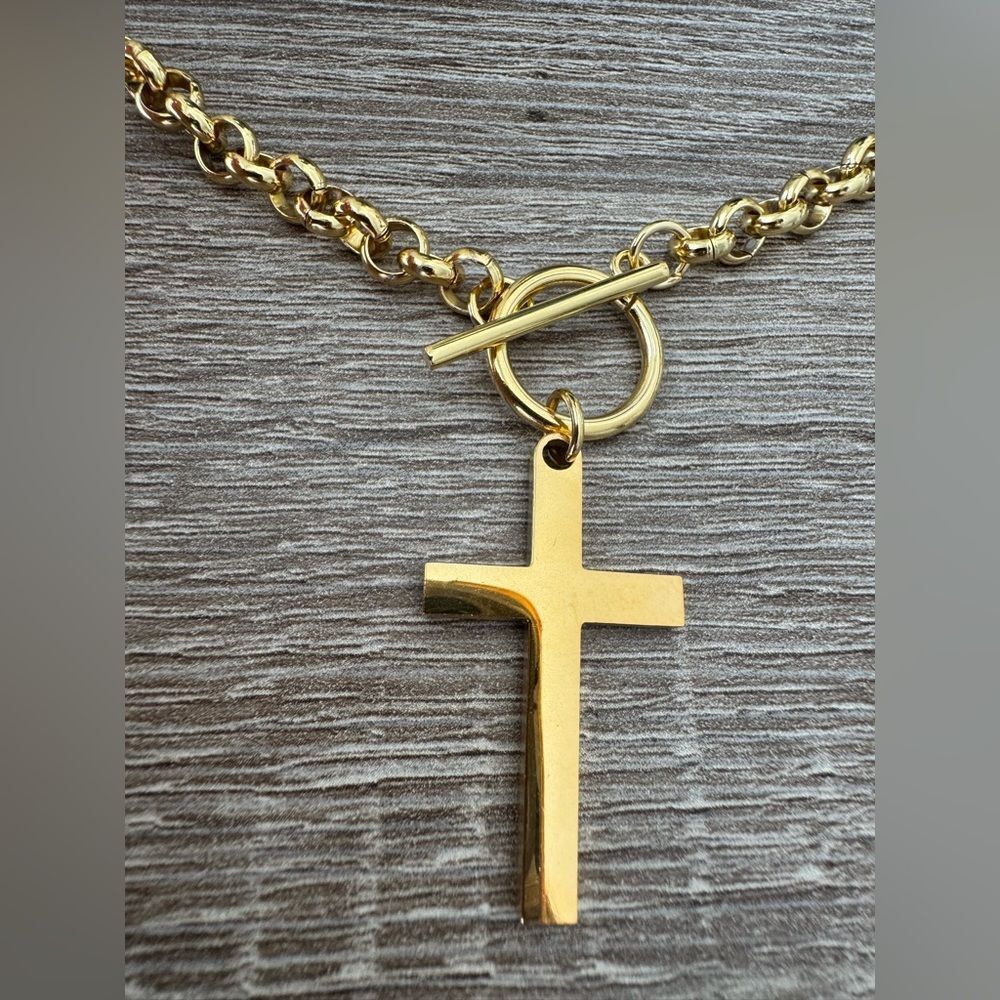 Gold Cross Charm Necklace A1536 - Picture 3 of 4